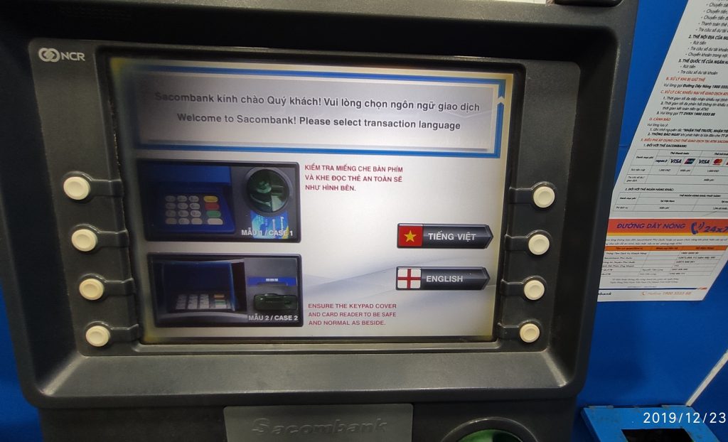 Выбираем язык в банкомате Вьетнама